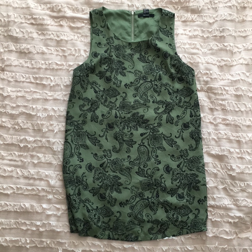 Green pattern dress